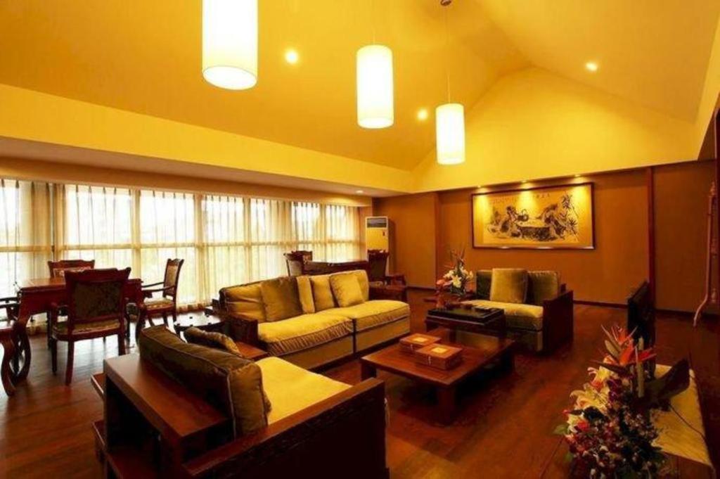 Expo Garden Hotel Kunming Esterno foto