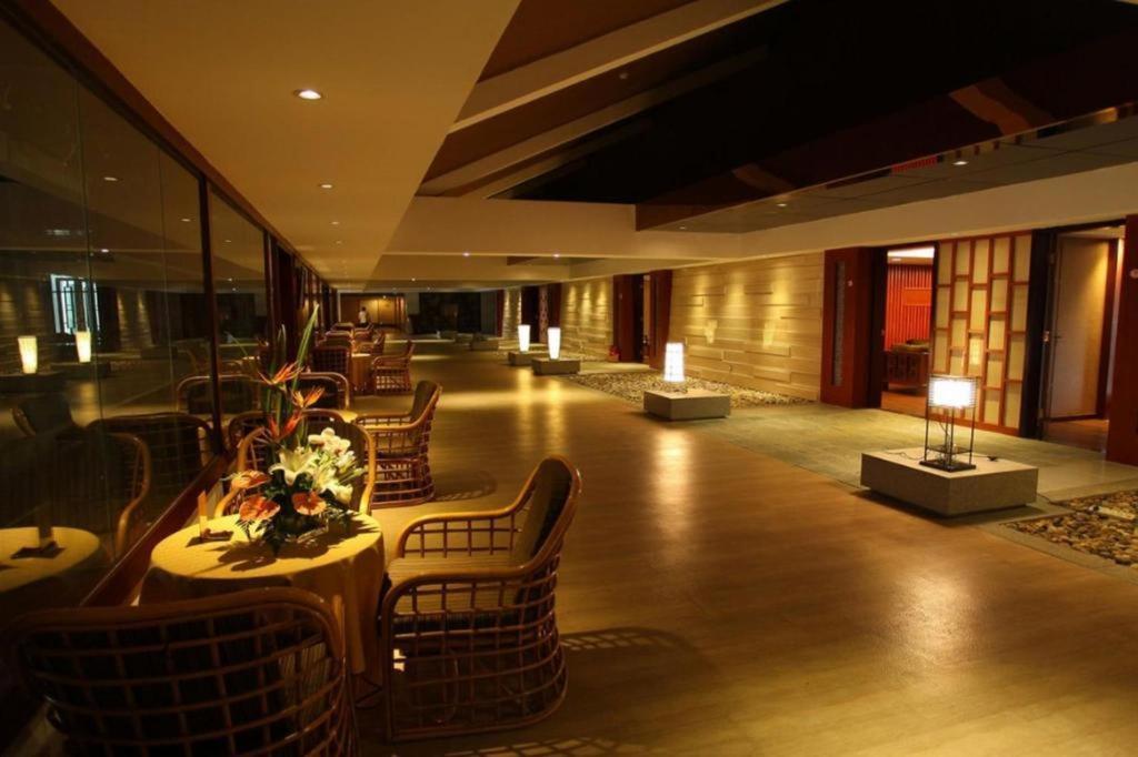Expo Garden Hotel Kunming Esterno foto