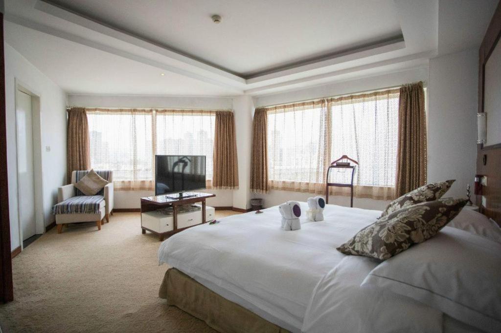 Expo Garden Hotel Kunming Esterno foto